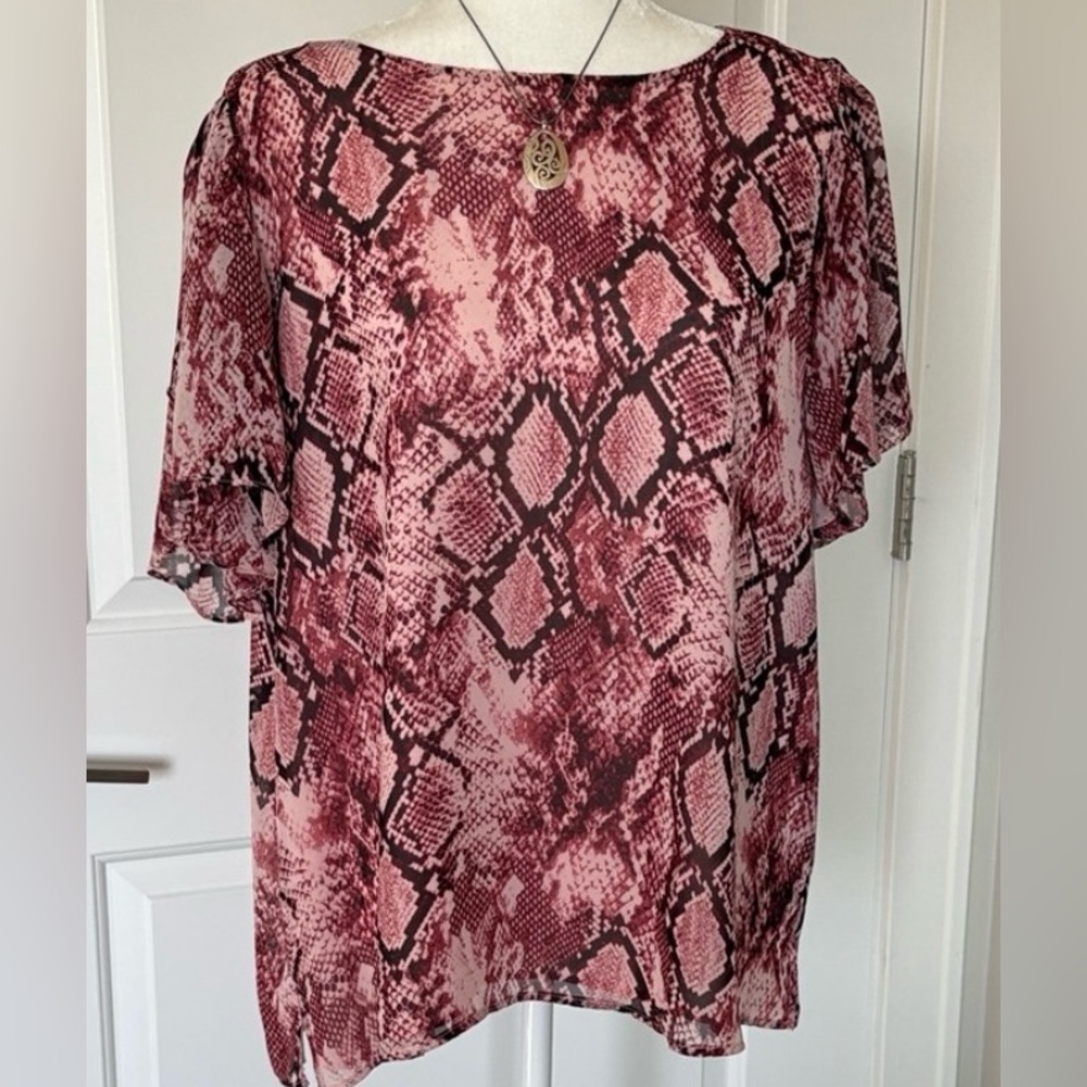 NWOT Vince Camuto Pink Snake Print Blouse